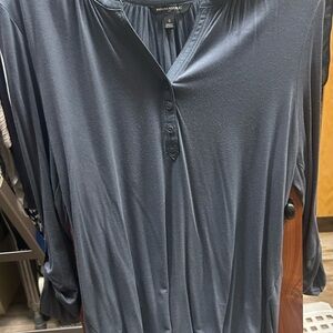 Banana Republic Women’s Grey Shirt